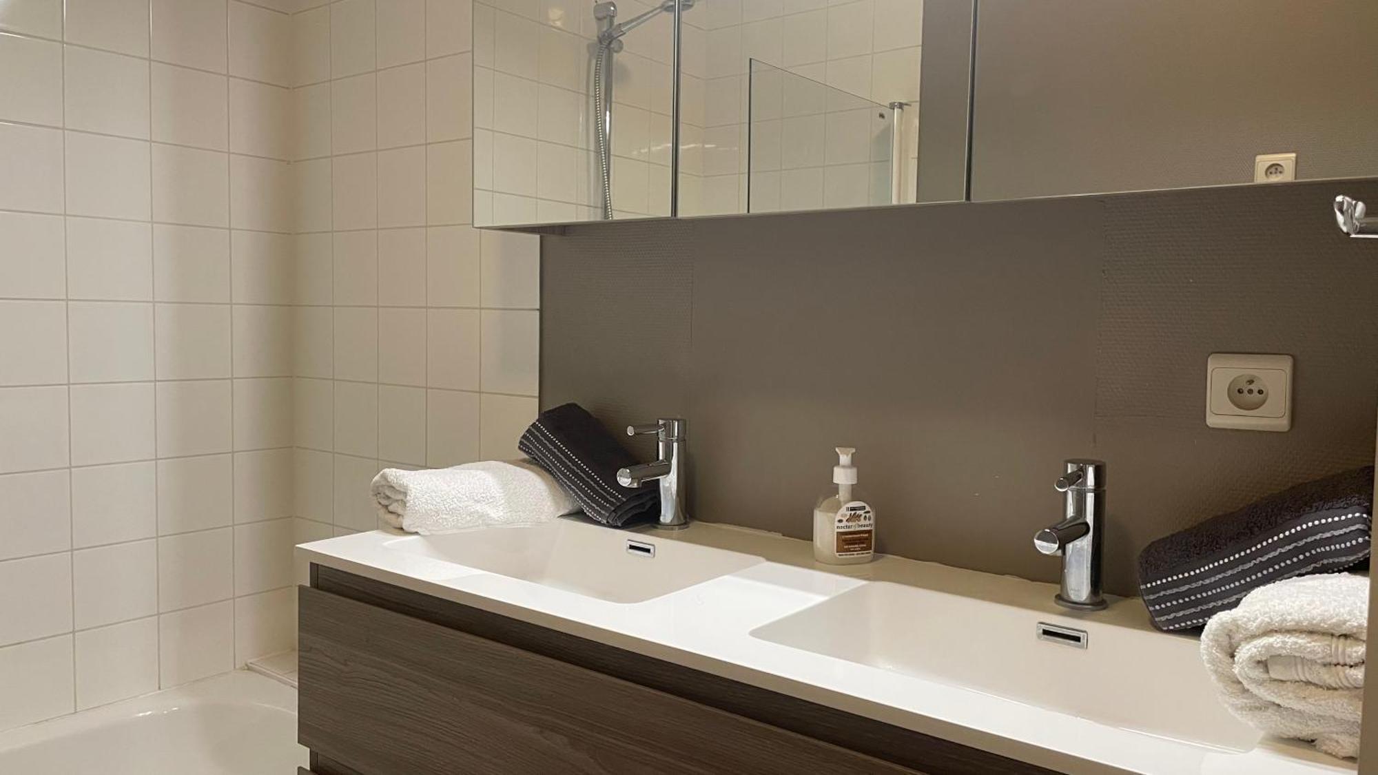 Golden Pearl In Centre Of Brussels Apartment Екстериор снимка